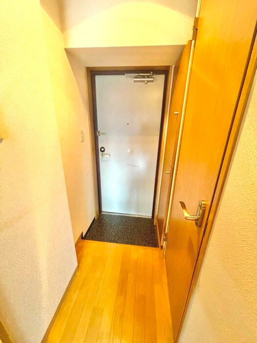 物件内観写真17　(玄関)