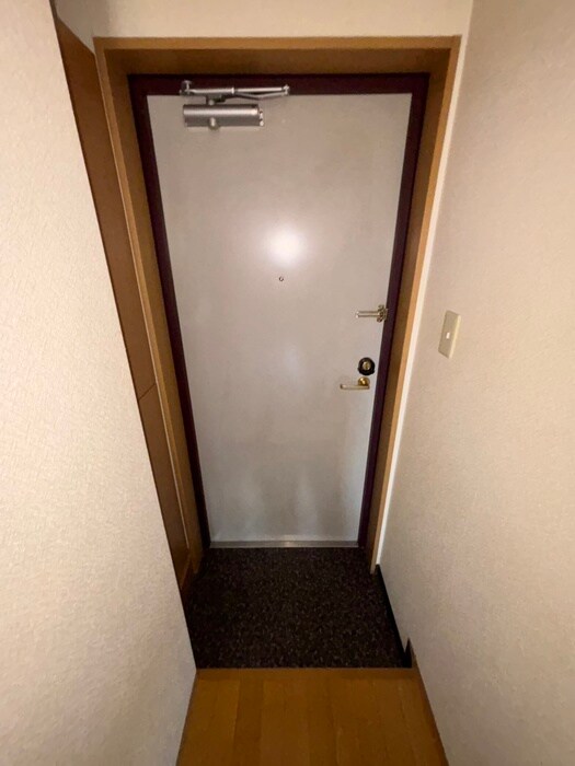 物件内観写真18　(玄関)