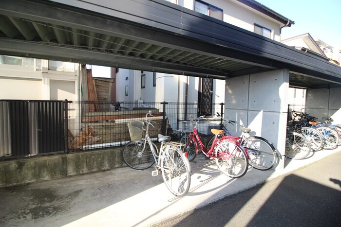 物件外観写真4　(駐輪場)
