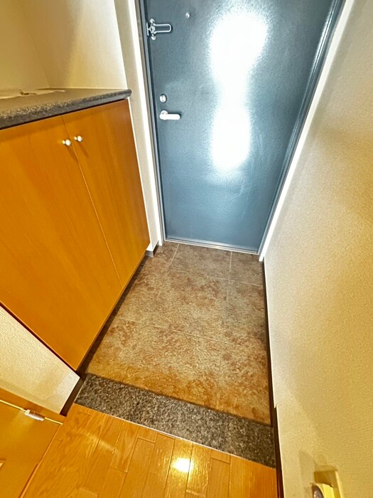 物件内観写真16　(玄関)