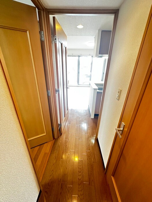 物件内観写真18　(廊下)