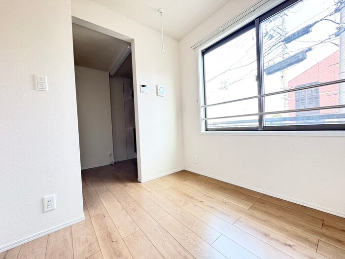 物件内観写真11　(居室)