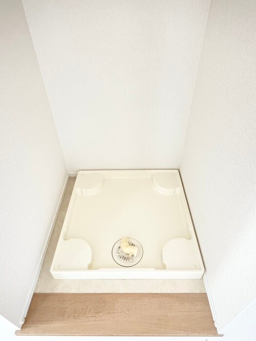 物件内観写真17　(洗濯機置場)