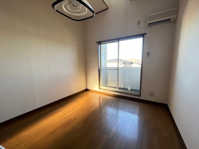 物件内観写真8　(居室)