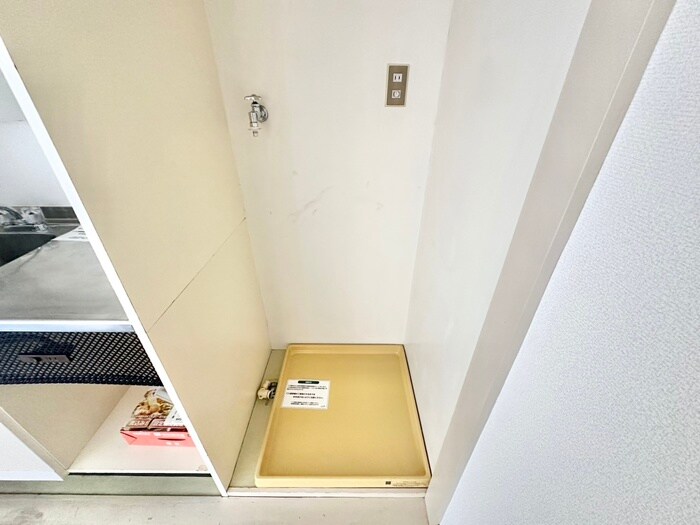 物件内観写真13　(洗濯機置場)