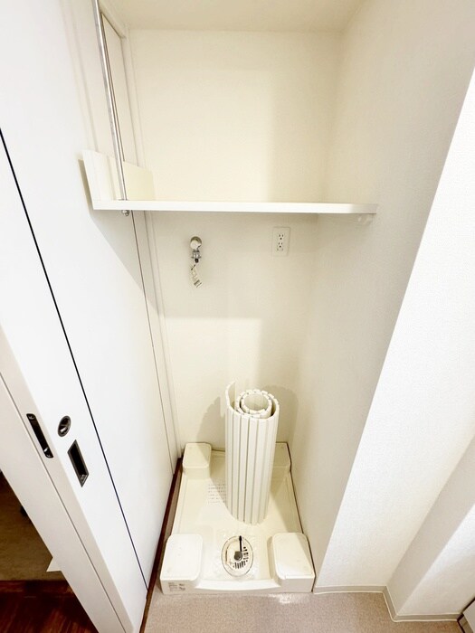 物件内観写真12　(洗濯機置場)