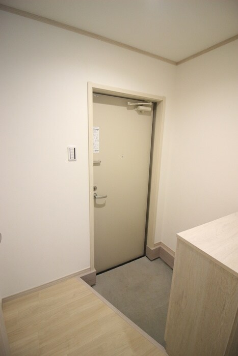 物件内観写真18　(玄関)