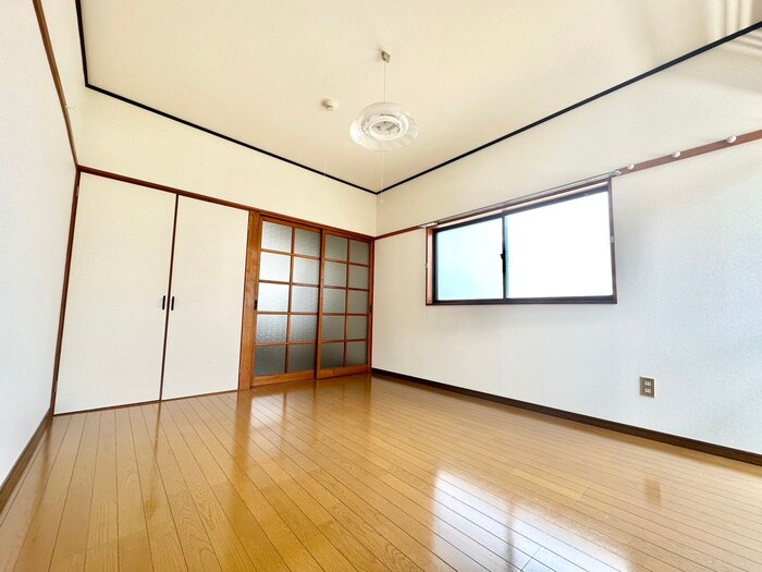 物件内観写真10　(居室)