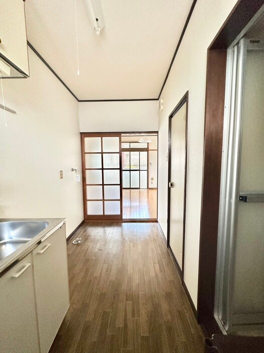 物件内観写真15　(廊下)