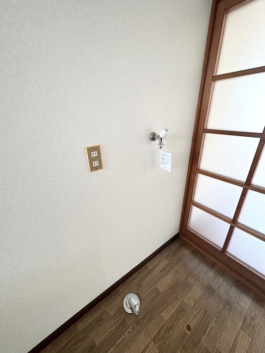 物件内観写真17　(洗濯機置場)