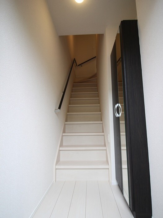 物件内観写真18　(玄関)