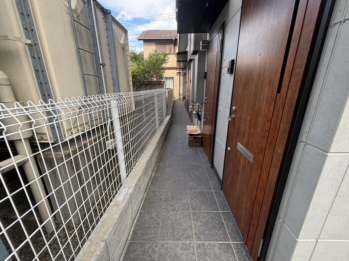 物件外観写真4　(エントランス部分)