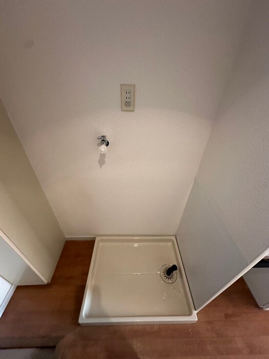 物件内観写真14　(洗濯機置場)