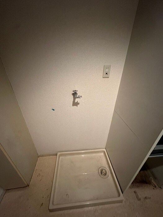 物件内観写真15　(洗濯機置場)