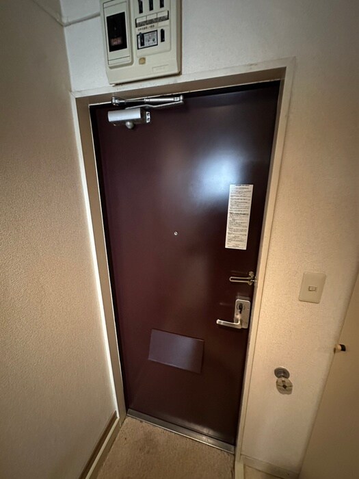 物件内観写真18　(玄関)