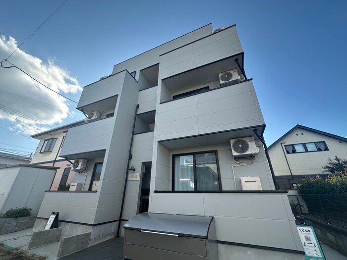 物件外観写真2　(駐輪場)