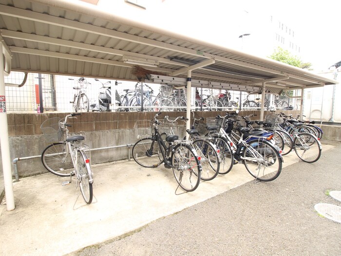 物件外観写真6　(駐輪場)