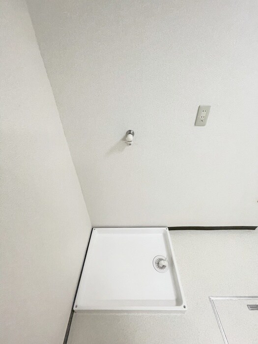 物件内観写真12　(洗濯機置場)