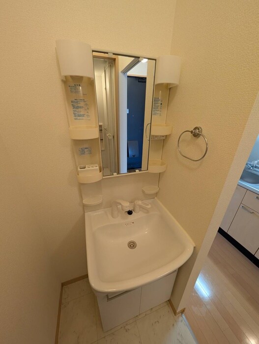 物件内観写真11　(洗面)