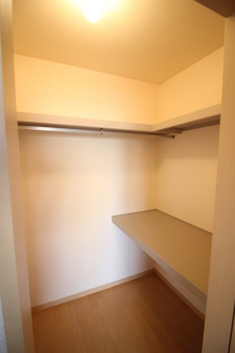 物件内観写真13　(収納)