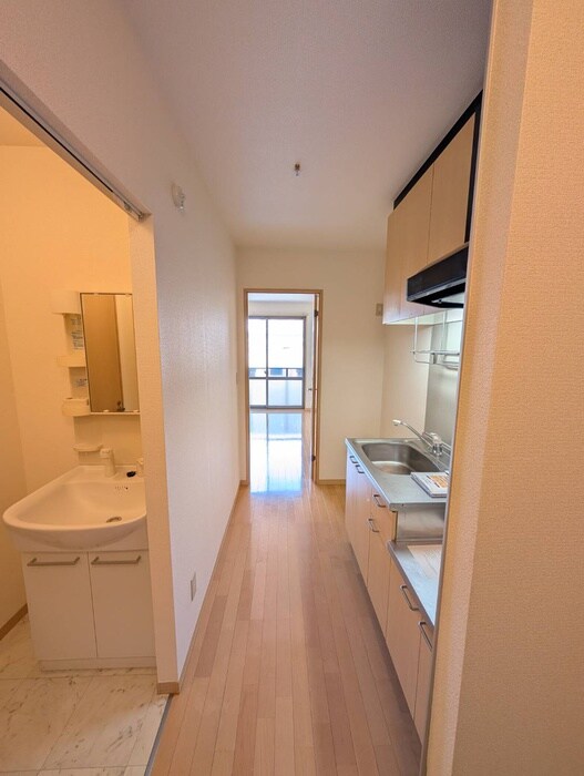 物件内観写真19　(廊下)