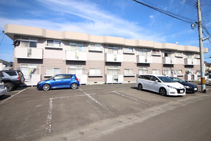 物件外観写真4　(駐車場)