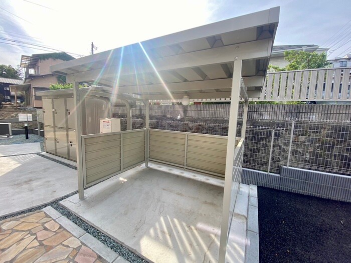 物件外観写真4　(駐輪場)