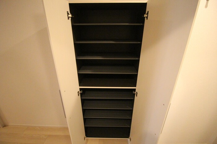 物件内観写真15　(靴箱)