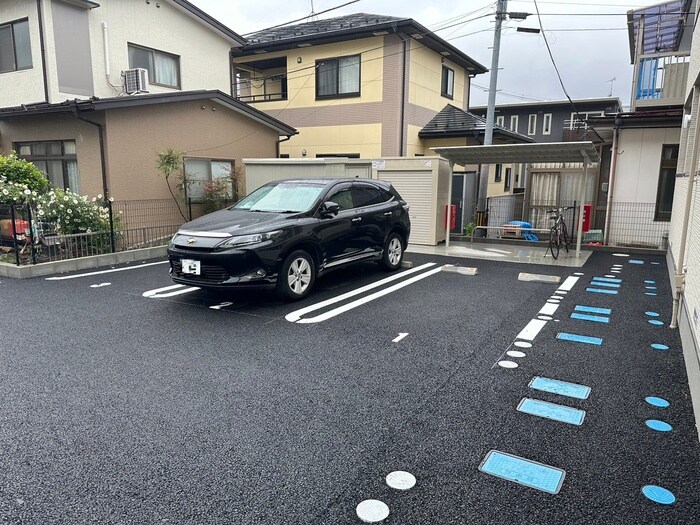 物件外観写真3　(駐車場)