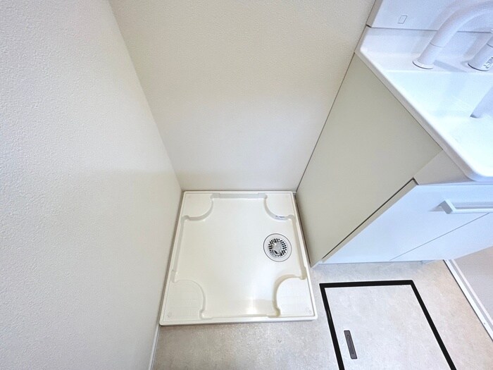 物件内観写真12　(洗濯機置場)