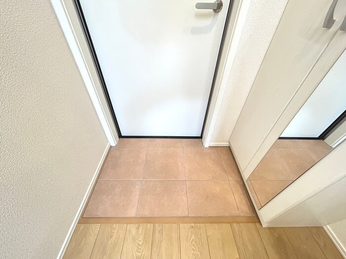 物件内観写真15　(玄関)