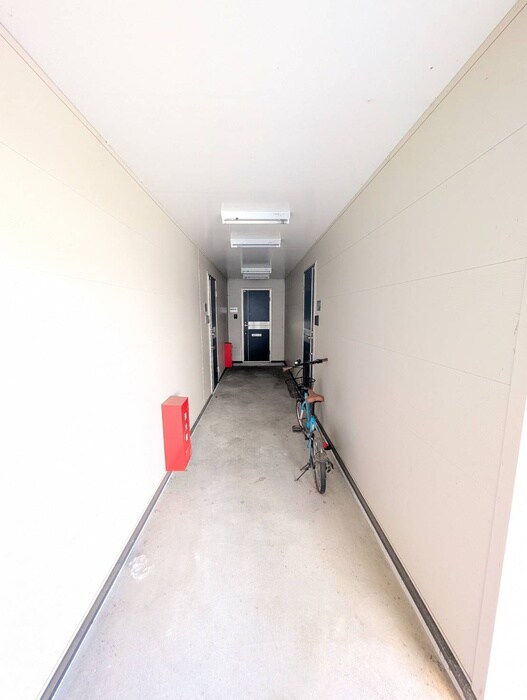 物件外観写真5　(エントランス部分)