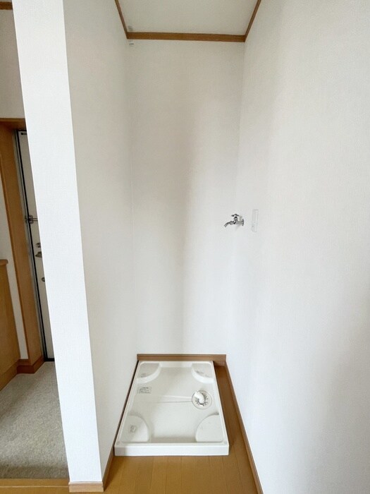 物件内観写真11　(洗濯機置場)