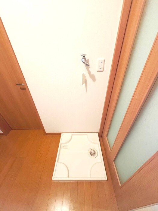 物件内観写真13　(洗濯機置場)