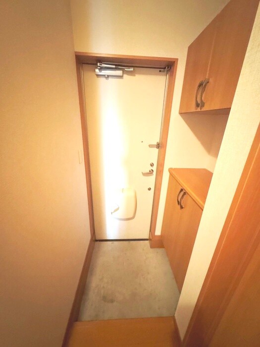 物件内観写真18　(玄関)