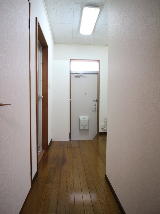 物件内観写真19　(廊下)