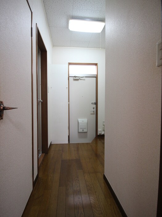 物件内観写真21　(廊下)