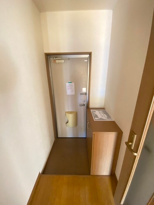 物件内観写真16　(玄関)