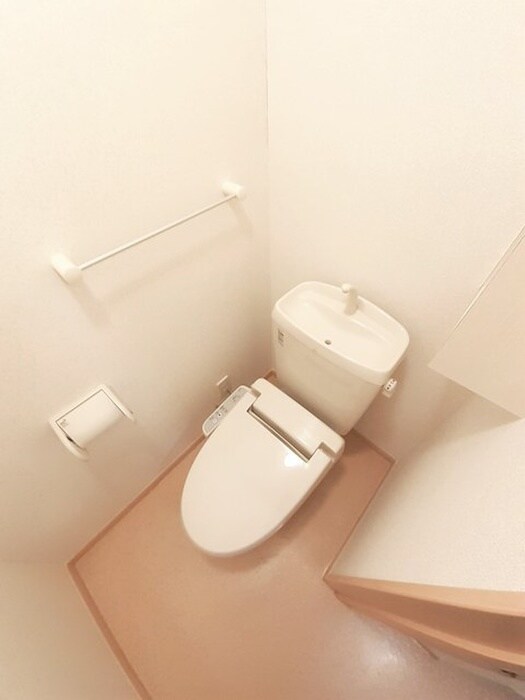 物件内観写真8　(トイレ)