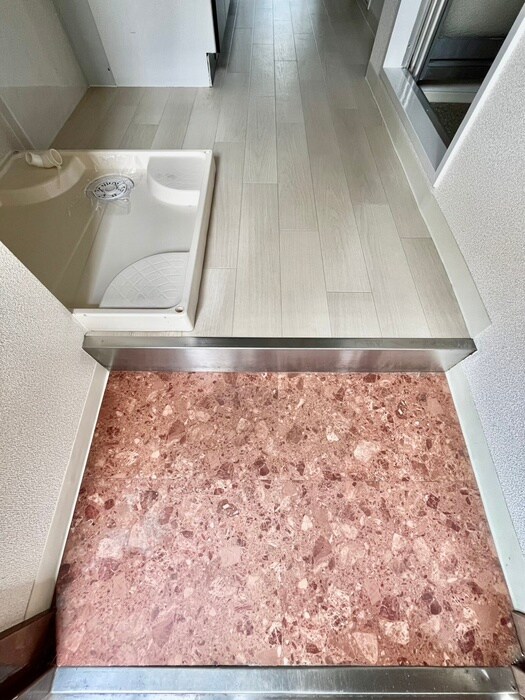 物件内観写真16　(玄関)