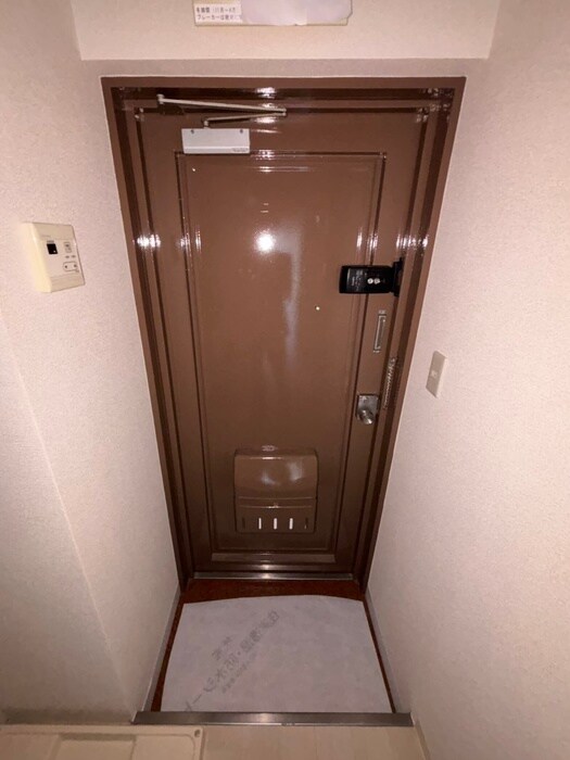 物件内観写真16　(玄関)