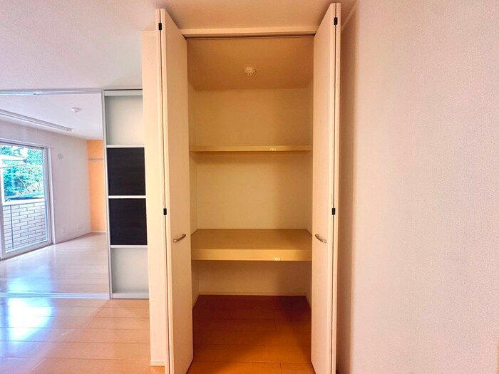 物件内観写真12　(収納)
