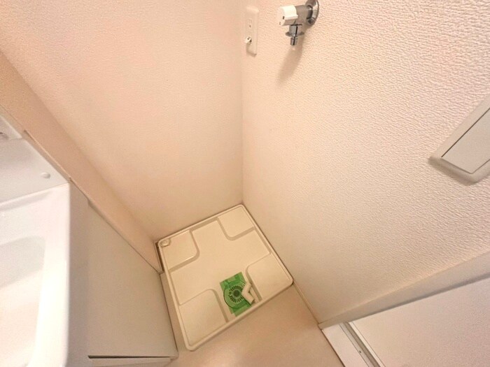 物件内観写真16　(洗濯機置場)