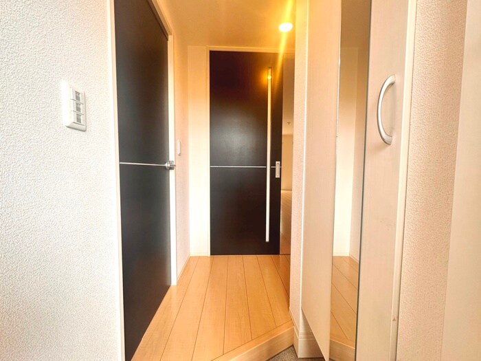 物件内観写真18　(廊下)