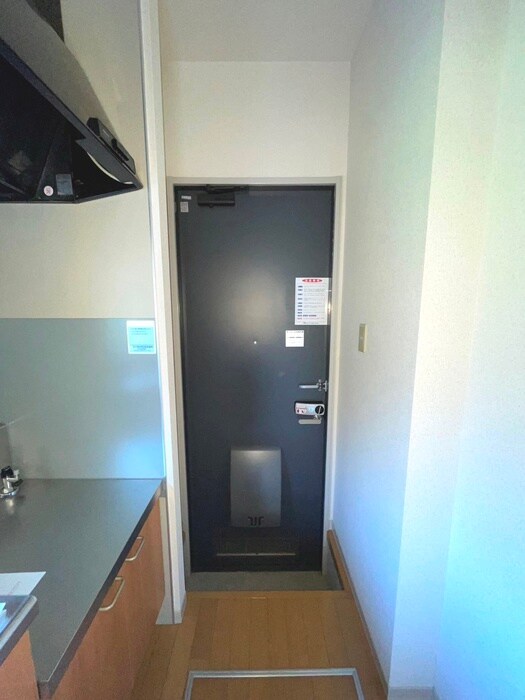 物件内観写真18　(玄関)