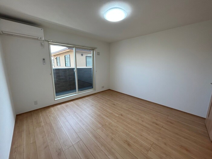 物件内観写真10　(居室)