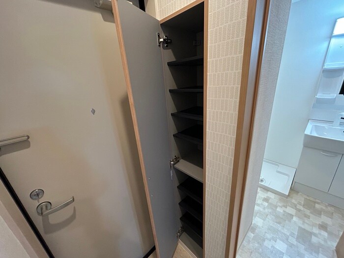 物件内観写真18　(靴箱)