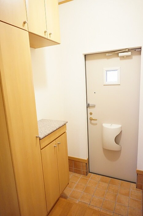 物件内観写真13　(玄関)
