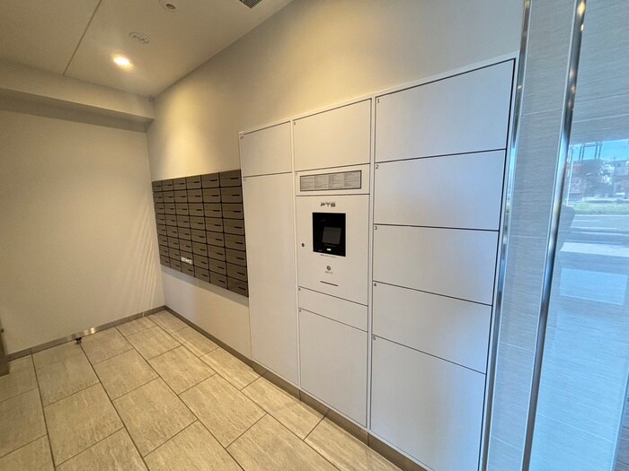 物件外観写真5　(エントランス部分)