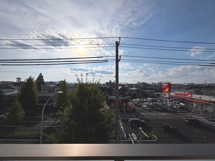 物件内観写真22　(室内からの展望)